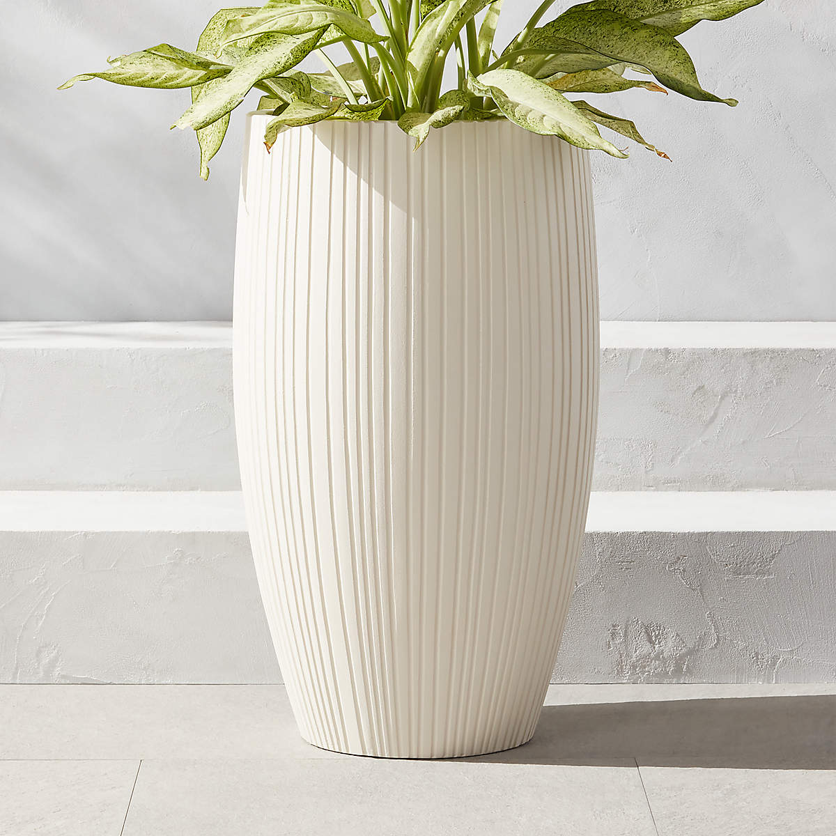 Zadie White Resin Indoor/Outdoor XL Planter 30.75"H