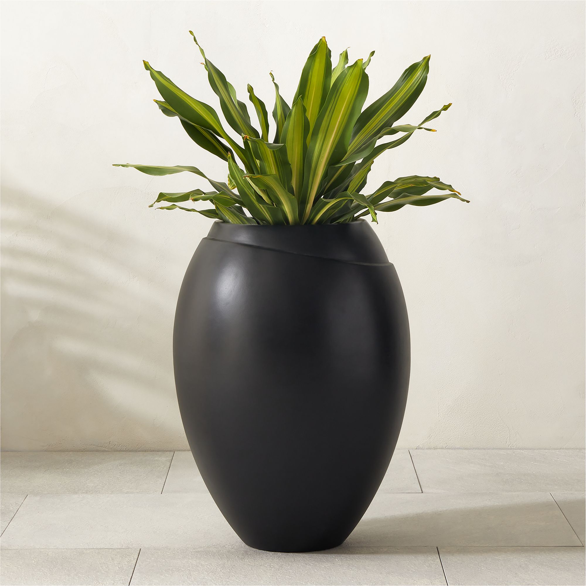 Ortice Round Black IndoorOutdoor Planter Tall